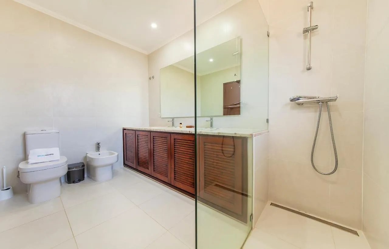 N - Astonishing Bay View Guesthouse Lagos